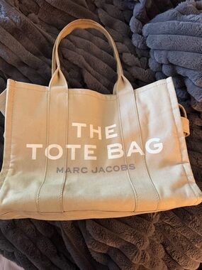 Marc Jacobs 'The Tote Bag' Canvas Tote in Beige Large